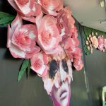 دوره ویترین کومپوزوسیون گل فومی برای دکور آرایشگاه